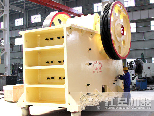 顎式破碎機(jī)圖片